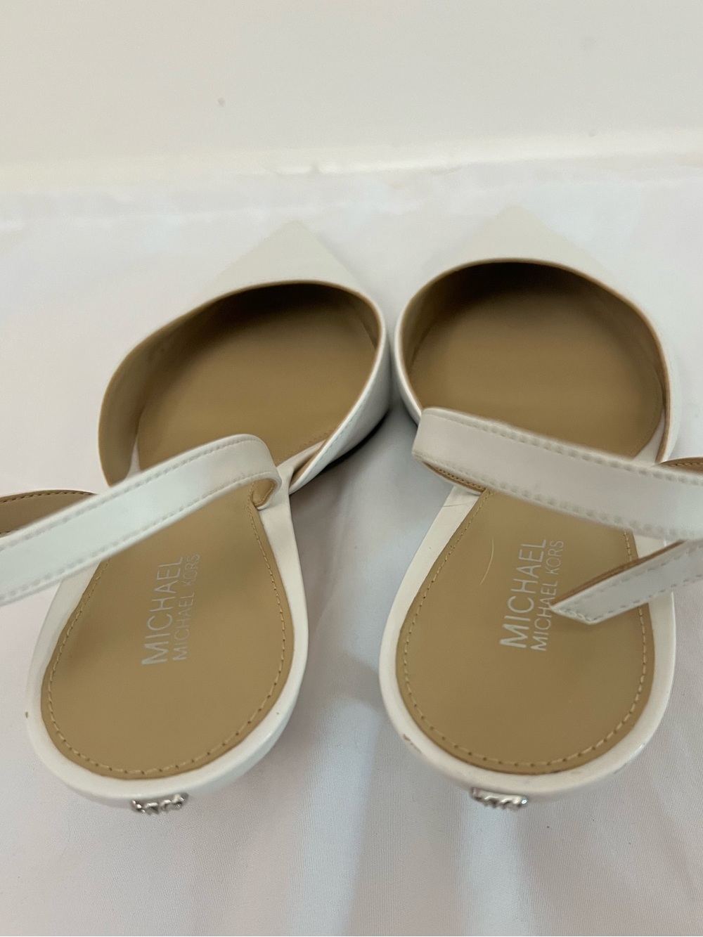 Michael Kors White Pointed Slingback Heels - Size 7.5 - Picture 6 of 10